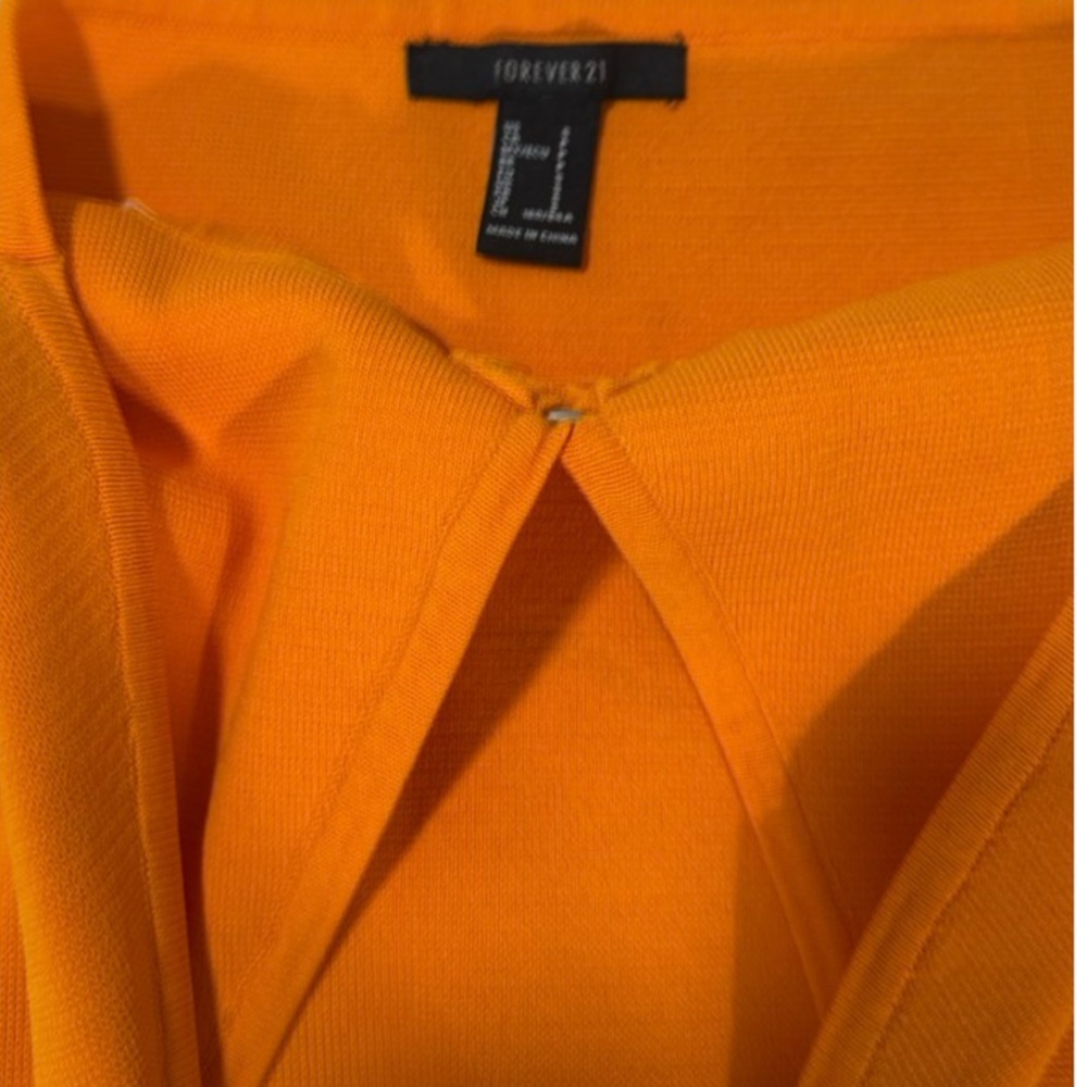 Forever 21 orange key hole cropped halter top | size S | NEW - Picture 5 of 5